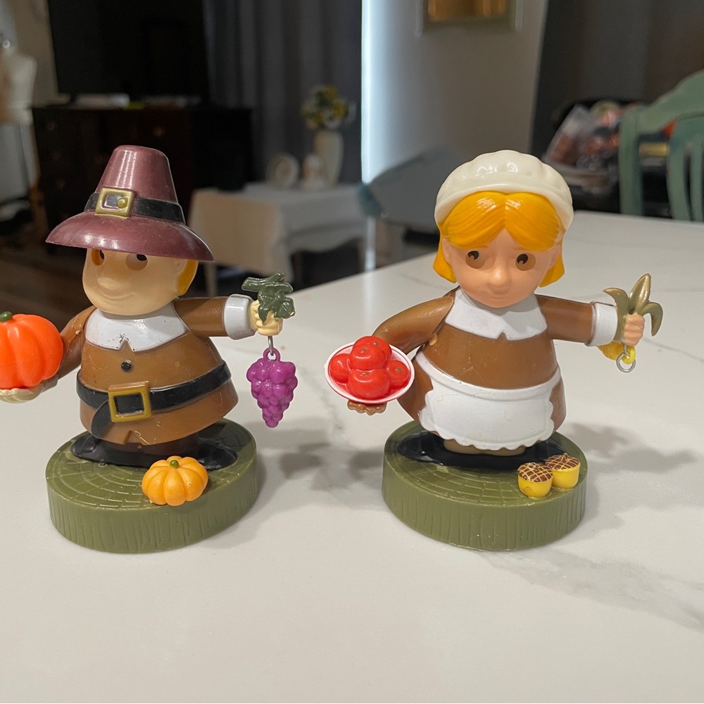 Pair of Plastic Solar Powered Pilgrims